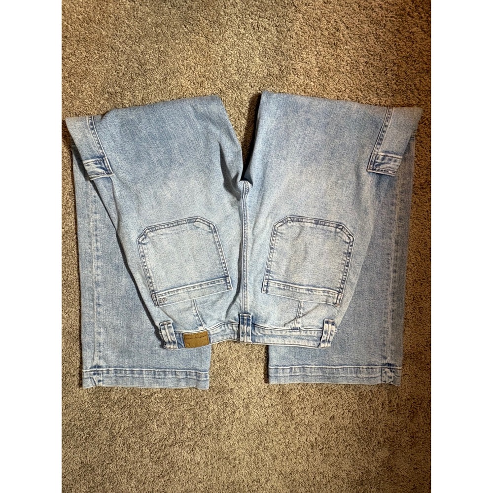 American Eagle Super High-Rise Baggy Wide Leg Cargo Jeans Light Wash Blue Size 4 - Picture 8 of 9